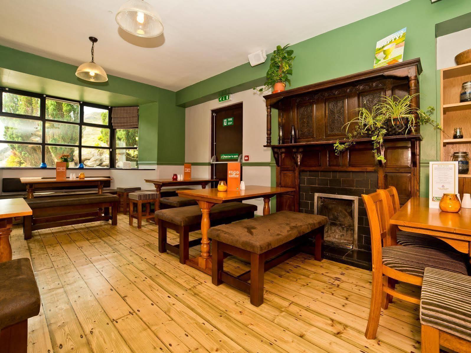 Yha Snowdon Pen-Y-Pass Hostel Llanberis Exterior photo