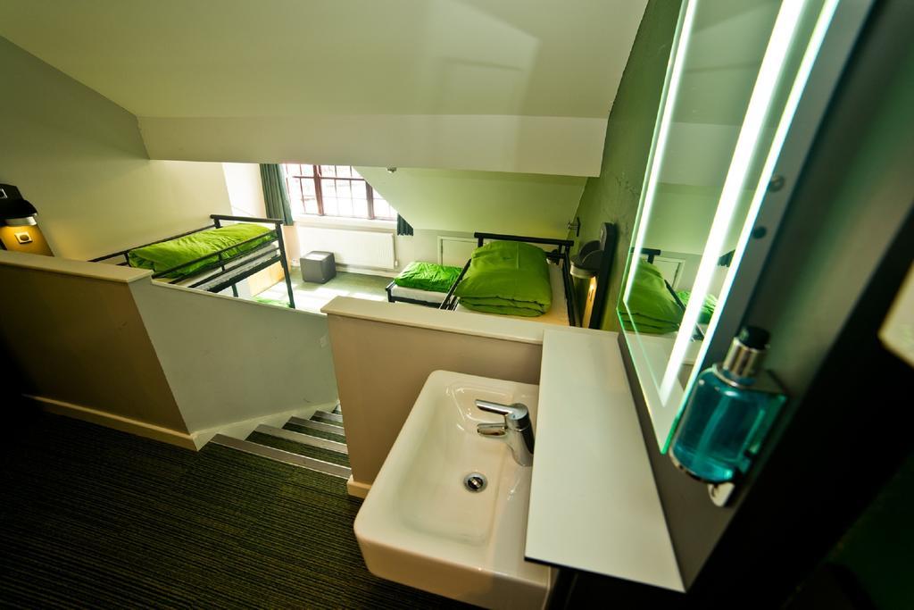 Yha Snowdon Pen-Y-Pass Hostel Llanberis Room photo
