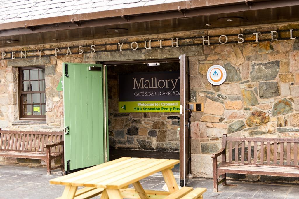 Yha Snowdon Pen-Y-Pass Hostel Llanberis Exterior photo